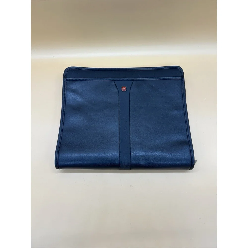Wenger Executive Business Vinyl Zippered Padfolio - Black 3 ring binder w/calc